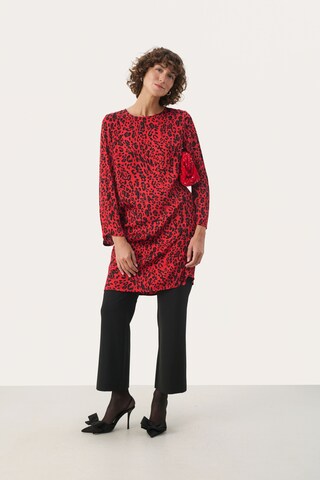 Part Two - Vestido em vermelho