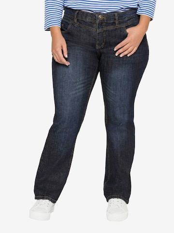 SHEEGO Regular Jeans 'Lana' i blå: forside