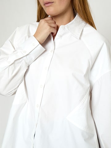 Maglia extra large 'Jessa' di minus in bianco