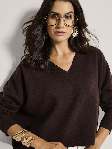 MADELEINE Trui in Bruin