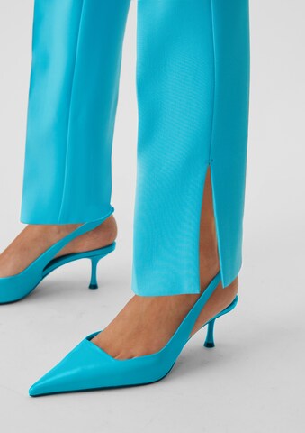 Coupe slim Pantalon à plis COMMA en bleu