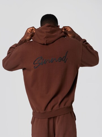 Sweat-shirt 'Aaron' Sinned x ABOUT YOU en marron