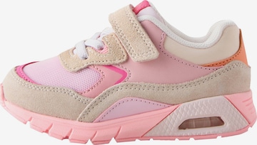 Baskets Next en rose : devant
