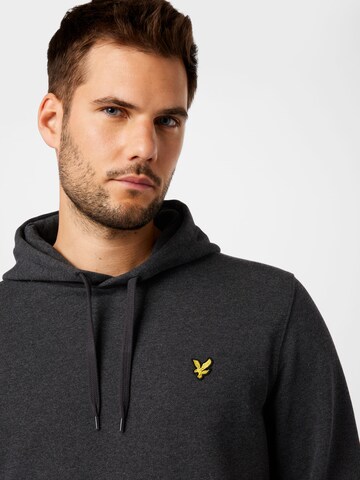 Lyle & Scott Collegepaita värissä harmaa