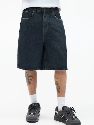 Pull&Bear Baggy Jeans in Blue: front