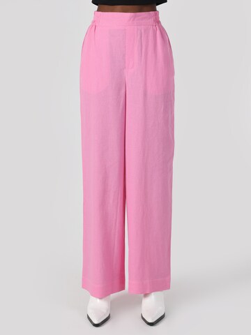 Colin's Wide Leg Hose in Pink: Vorderseite