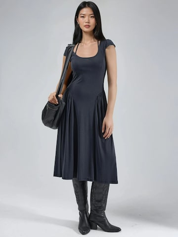 Busem - Vestido de verão em cinzento
