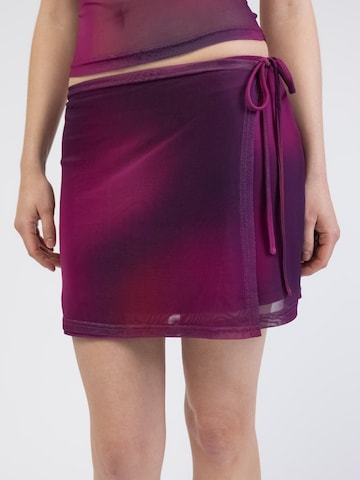 BROKE + SCHÖN Skirt 'Mesh Wickelrock mit lila Farbverlauf' in Purple: front