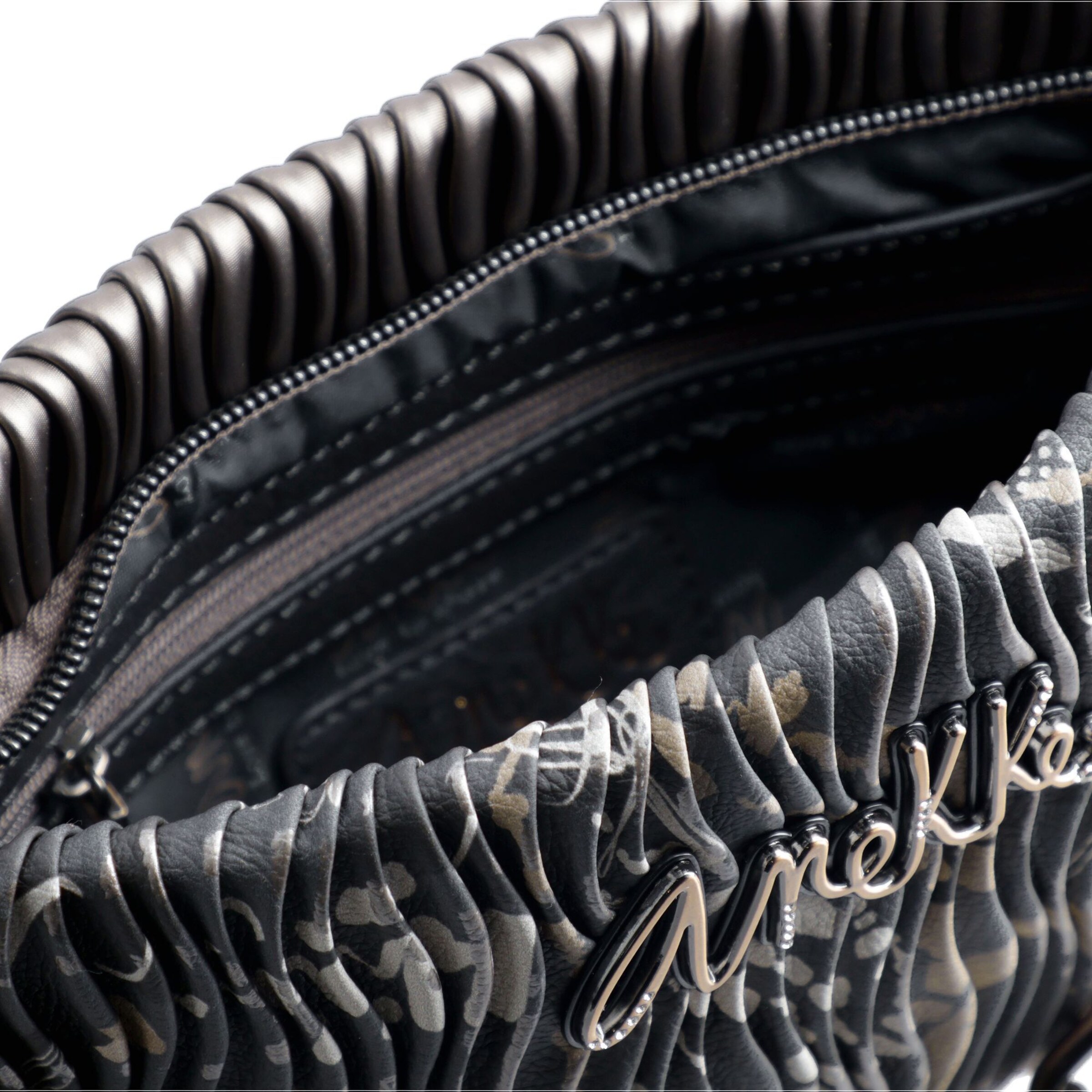 Anekke Schultertasche in Schwarz