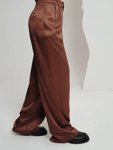 A LOT LESS Loose fit Pants 'Eve' in Brown