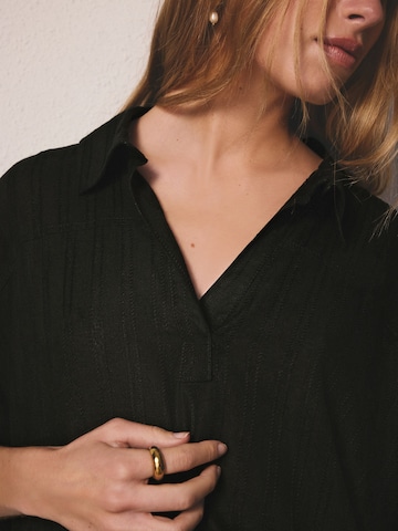 juoda Next Marškinėliai