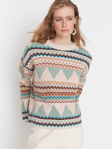 Trendyol Pullover in Grün: Vorderseite