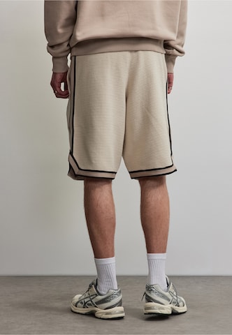 Pegador Regular Shorts in Beige