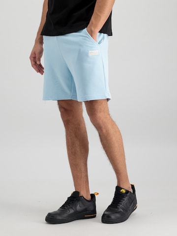 regular Pantaloni di ALPHA INDUSTRIES in blu