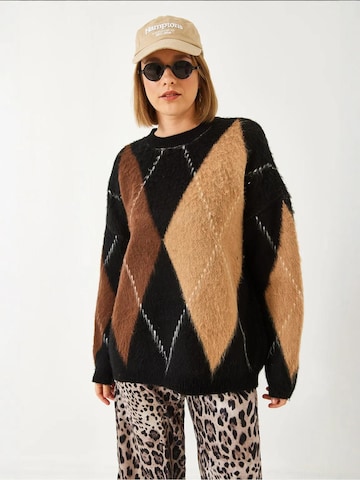 Pullover extra large di Bianco Lucci in nero: frontale