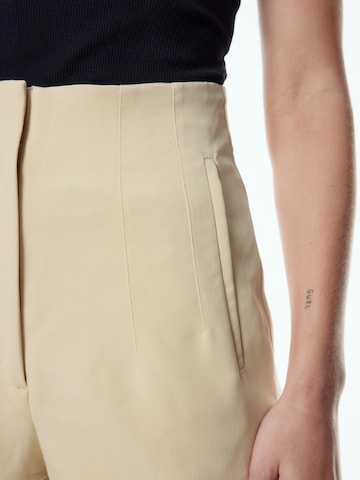 regular Pantaloni con piega frontale 'Charlotta' di EDITED in giallo