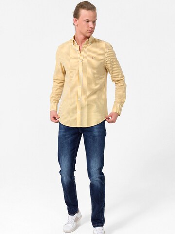 By Diess Collection - Ajuste regular Camisa en amarillo