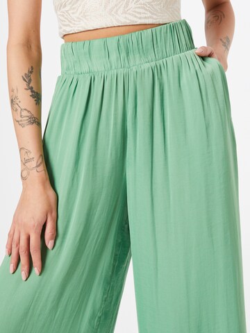 VILA Wide leg Trousers 'DREAMY' in Green