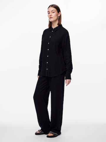 PIECES - Blusa 'VINSTY' en negro