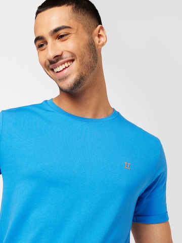 Les Deux - Camiseta 'Nørregaard' en azul