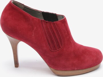 Balenciaga Dress Boots in 39 in Red: front