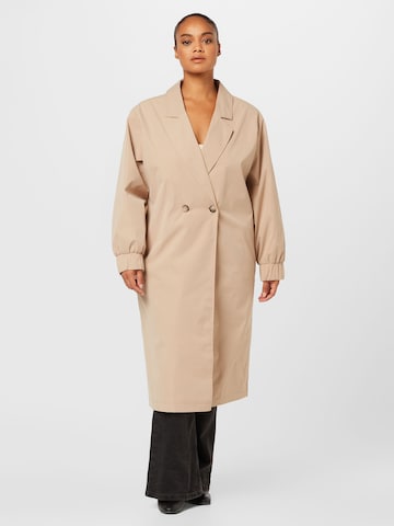 Manteau mi-saison 'SOFFY' Noisy May Curve en beige : devant