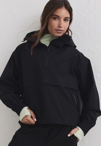 Veste mi-saison Aim'n en noir : devant