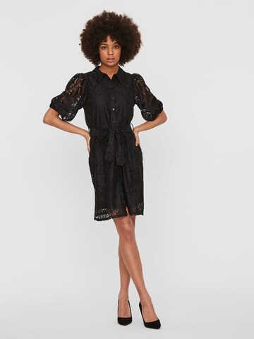 Robe-chemise 'BONNA' VERO MODA en noir