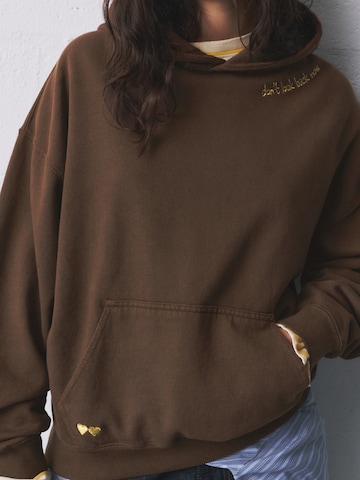 Pull&Bear Sweatshirt 'PACIFIC' in Braun