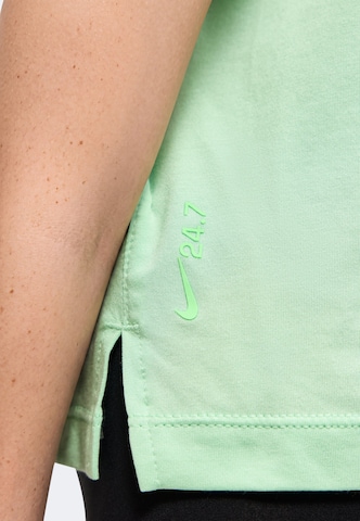 NIKE Μπλουζάκι σε πράσινο