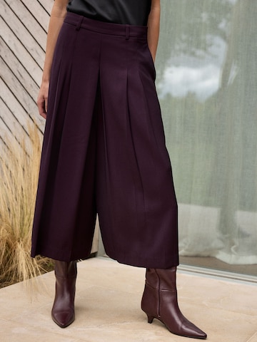 Next - Pierna ancha Pantalón plisado 'N. Premium' en rojo: frente