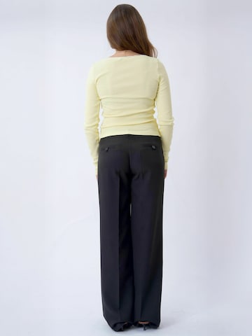 Top ' Lace ' de la ITS MAY pe galben: spate