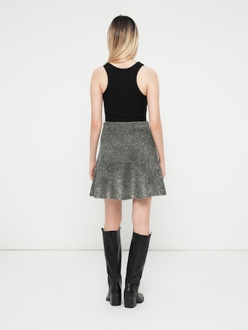 YAS - Falda 'YASLISTRA' en gris