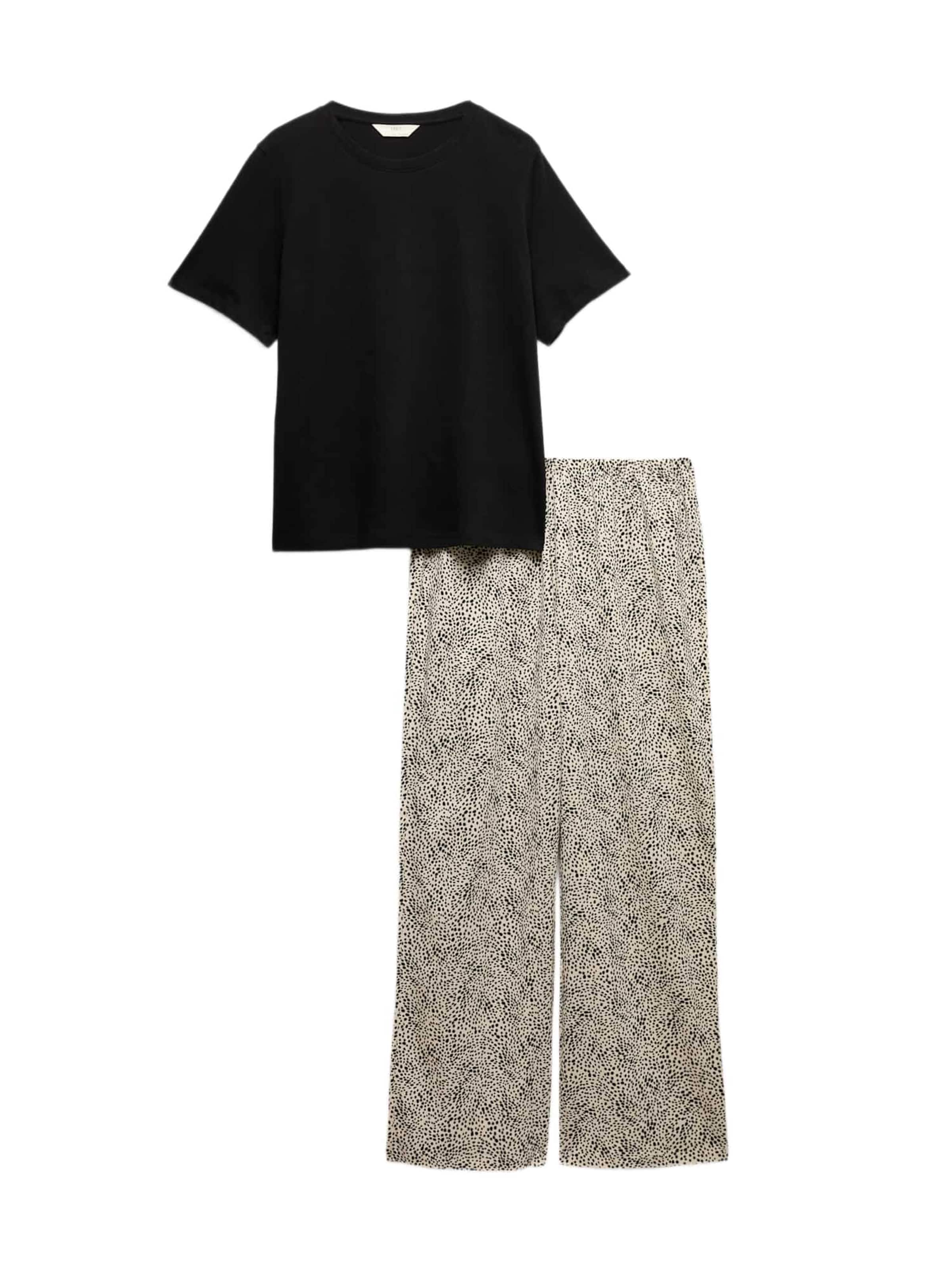 Tenue d'intérieur Marks & Spencer en beige : devant