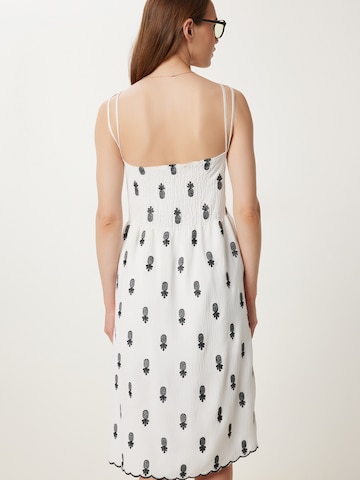 Happiness İstanbul Kjole i hvid