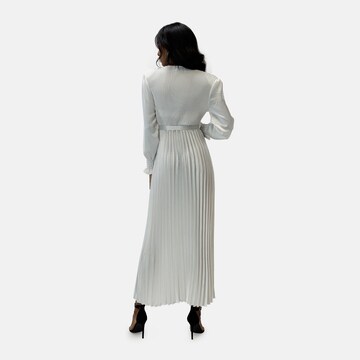 Elara Avondjurk in Wit
