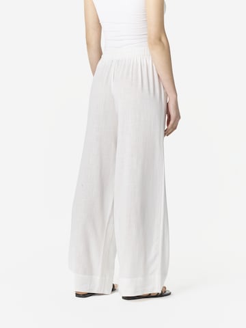 KOROSHI Bő szár Nadrág - fehér