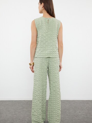 Trendyol - Calças de fato em verde