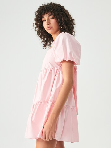 Robe d’été 'BRODI' St MRLO en rose