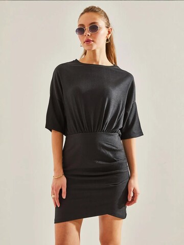 Robe Bianco Lucci en noir : devant