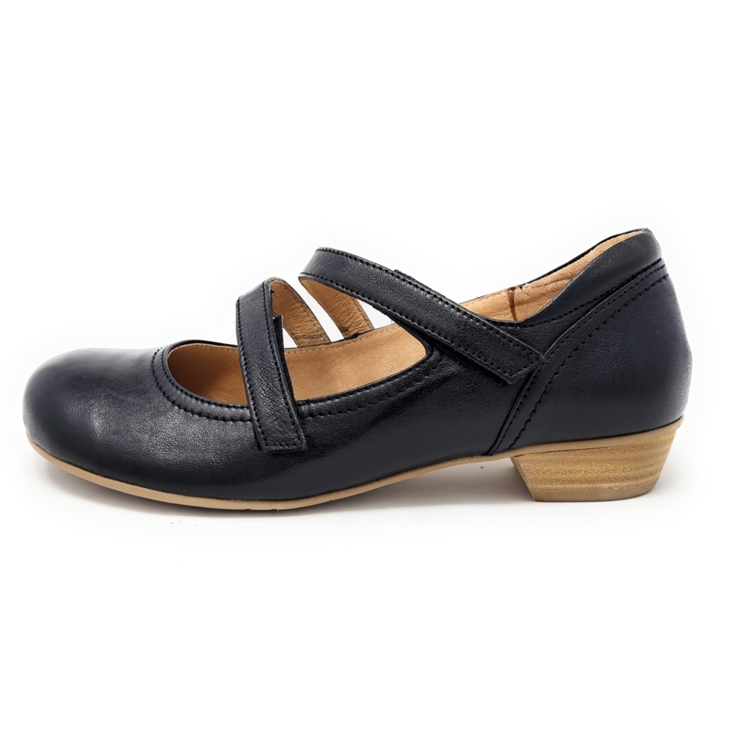 BRAKO Ballet Flats in Black