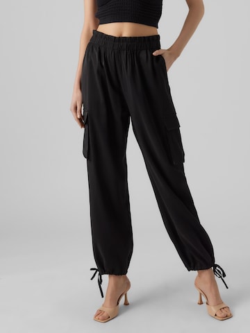 VERO MODA Loosefit Cargobroek 'Josh' in Zwart: voorkant