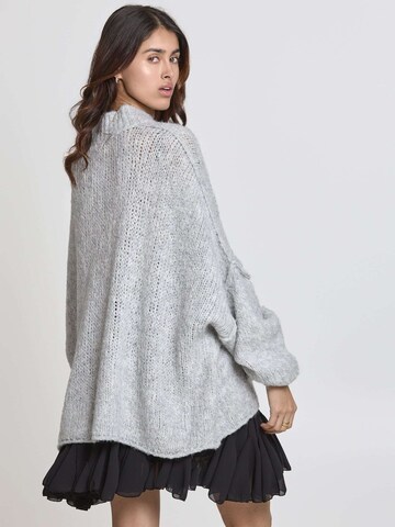 Lilavie Strickjacke ' Lolaa Oversize One Size ' in Grau