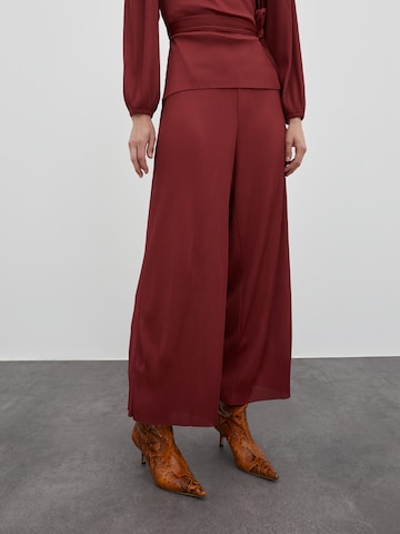 EDITED Wide leg Broek 'Pepita' in Rood: voorkant