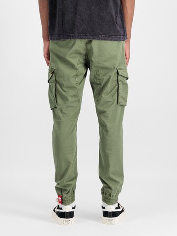 Tapered Pantaloni cargo di ALPHA INDUSTRIES in verde