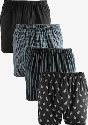 Boxeri de la Next pe negru: față