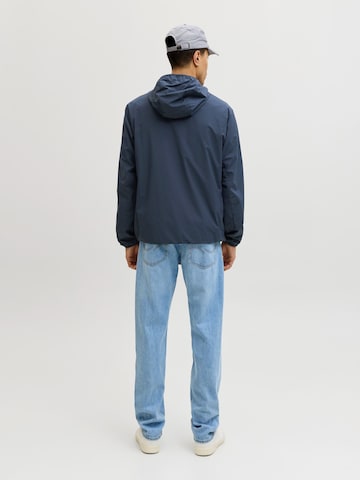 JACK & JONES Преходно яке 'JCOCLUB' в синьо