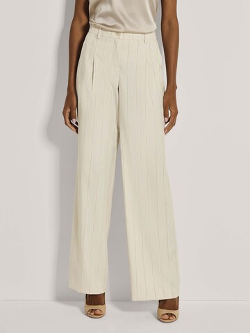 Loosefit Pantalon à pince MADELEINE en blanc : devant