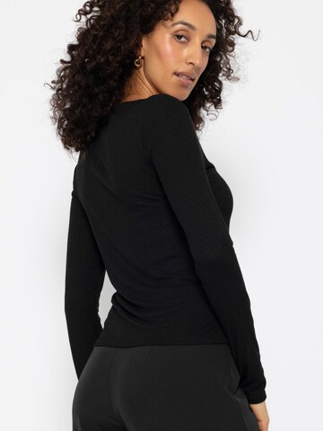 SASSYCLASSY T-shirt i svart