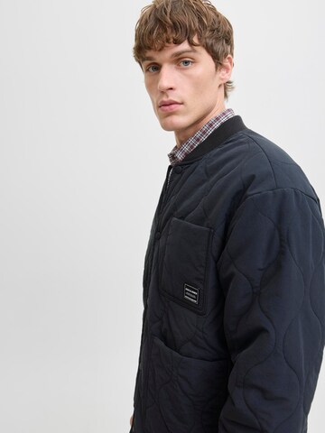JACK & JONES Jacke in Schwarz